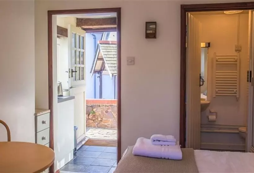 Cheristow Farm Cottages