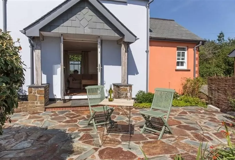 Cheristow Farm Cottages