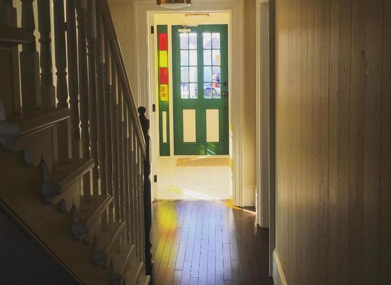 پانسیون Russelltown Inn