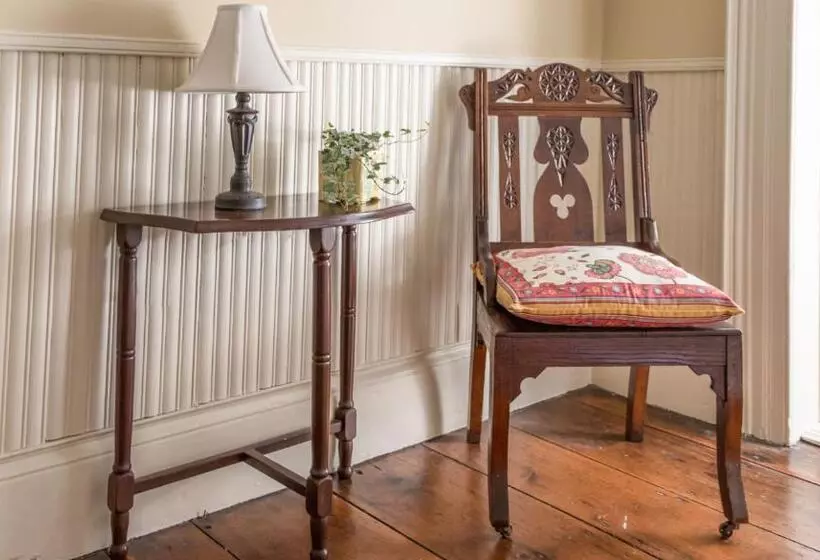 Majatalo Russelltown Inn