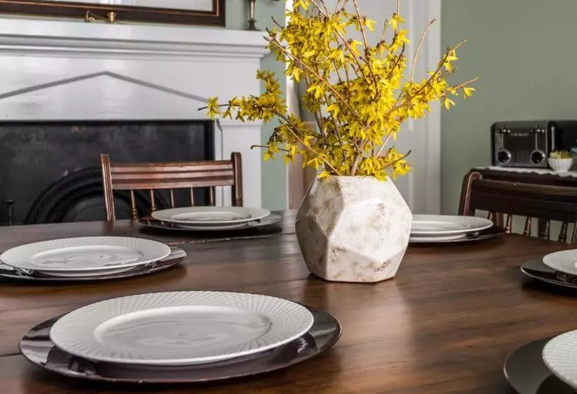 Majatalo Russelltown Inn