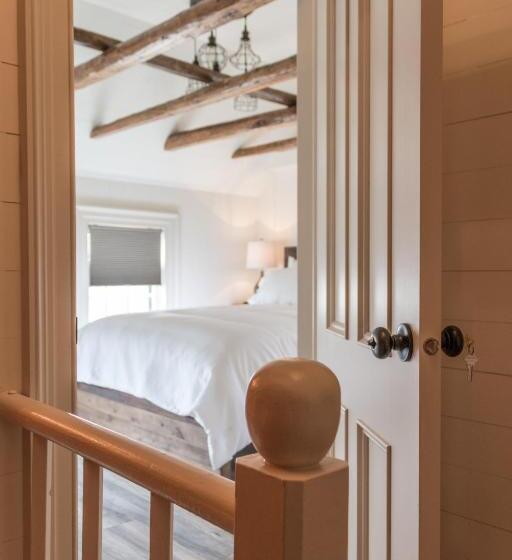 پانسیون Russelltown Inn