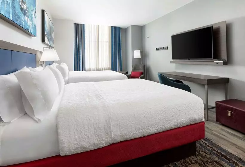 Hampton Inn & Suites Baltimore Inner Harbor