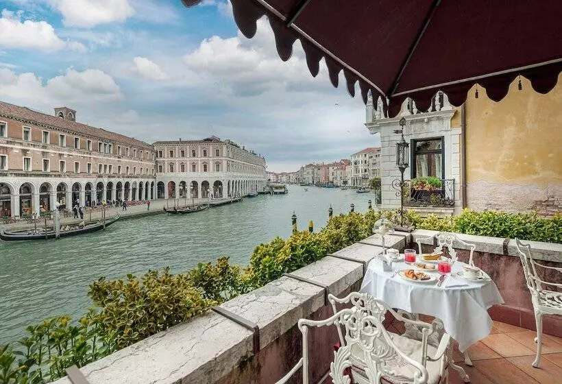 هتل Al Ponte Antico