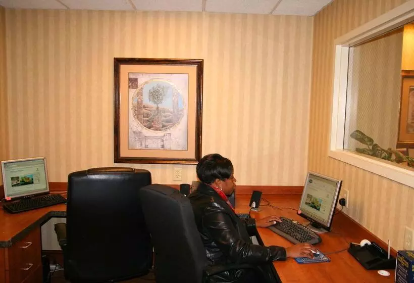 Отель Hampton Inn Atlantastockbridge