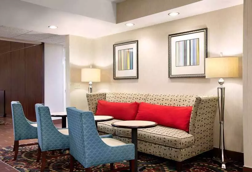 Отель Hampton Inn Atlantastockbridge