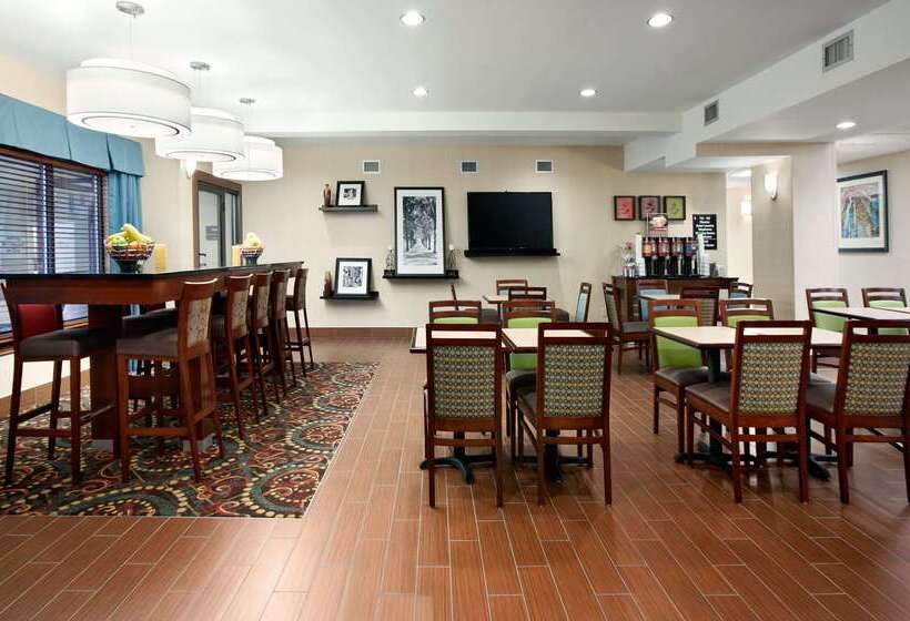 فندق Hampton Inn Atlantastockbridge