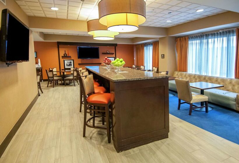 فندق Hampton Inn Metairie