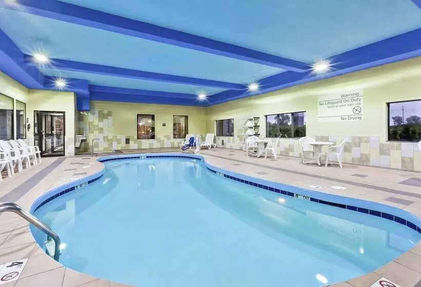 בית מלון כפרי Hampton Inn Monroe