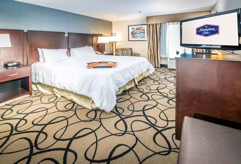 בית מלון כפרי Hampton Inn Monroe