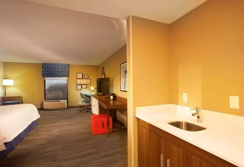 هتل Hampton Inn Pennsville