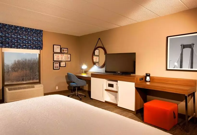 هتل Hampton Inn Pennsville