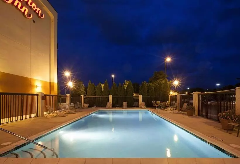 هتل Hampton Inn Pennsville