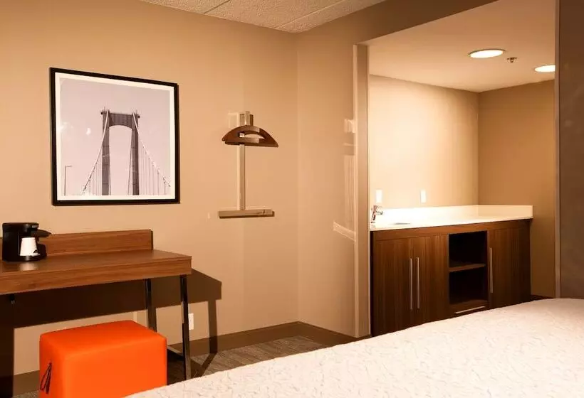 هتل Hampton Inn Pennsville