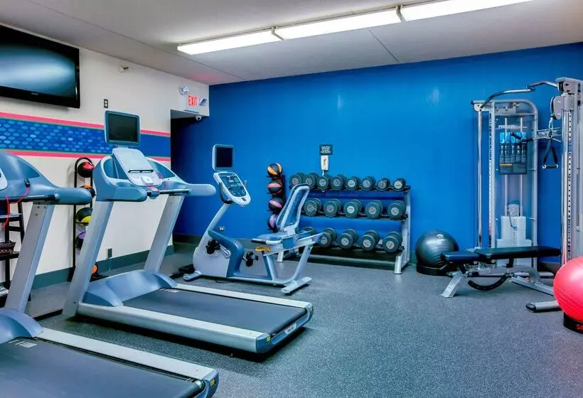 هتل Hampton Inn Pittsburgh Airport