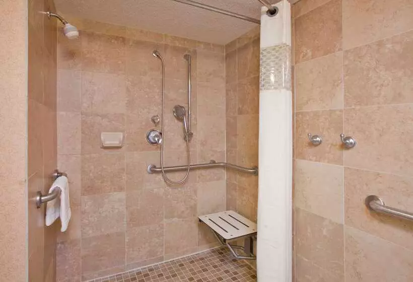 هتل Hampton Inn Pittsburgh Airport