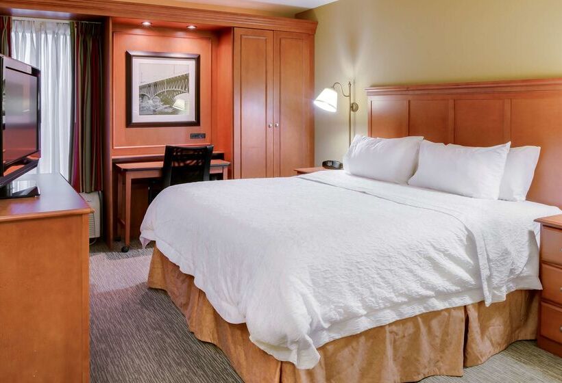 בית מלון כפרי Hampton Inn Pittsburgh Airport