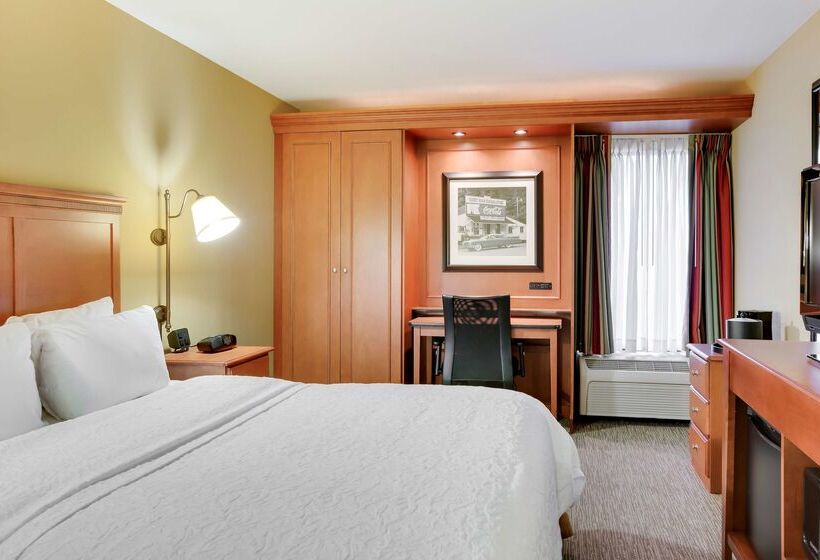 בית מלון כפרי Hampton Inn Pittsburgh Airport