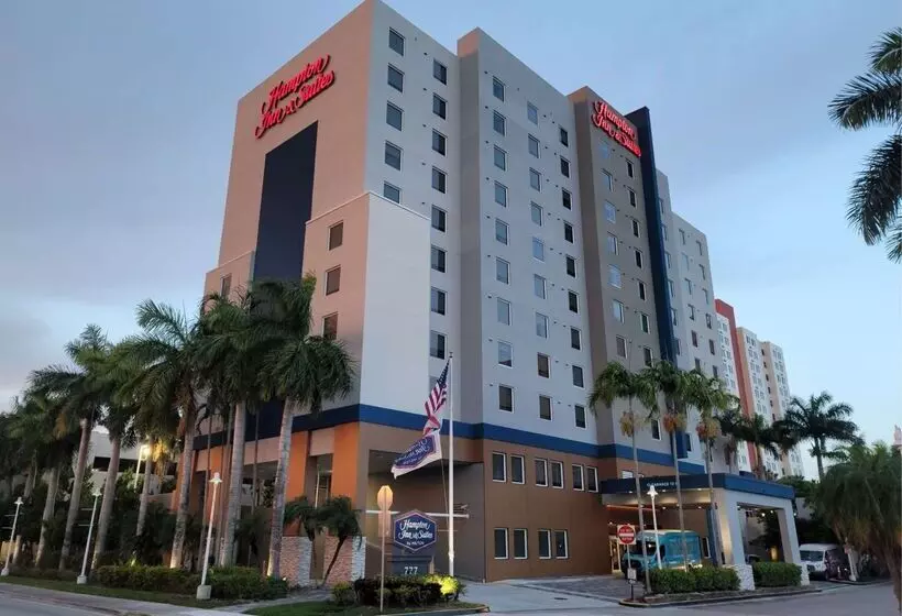 Otel Hampton Inn & Suites Miamiairport Southblue Lagoon