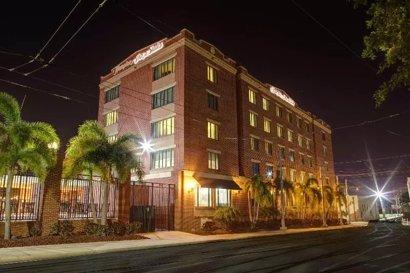 هتل Hampton Inn & Suites Tampa/ybor City/downtown