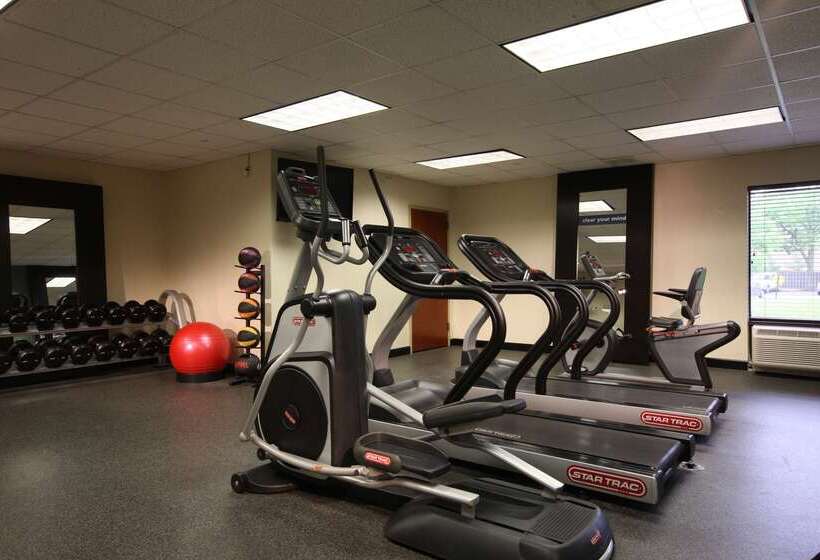 فندق Hampton Inn Woodbridge