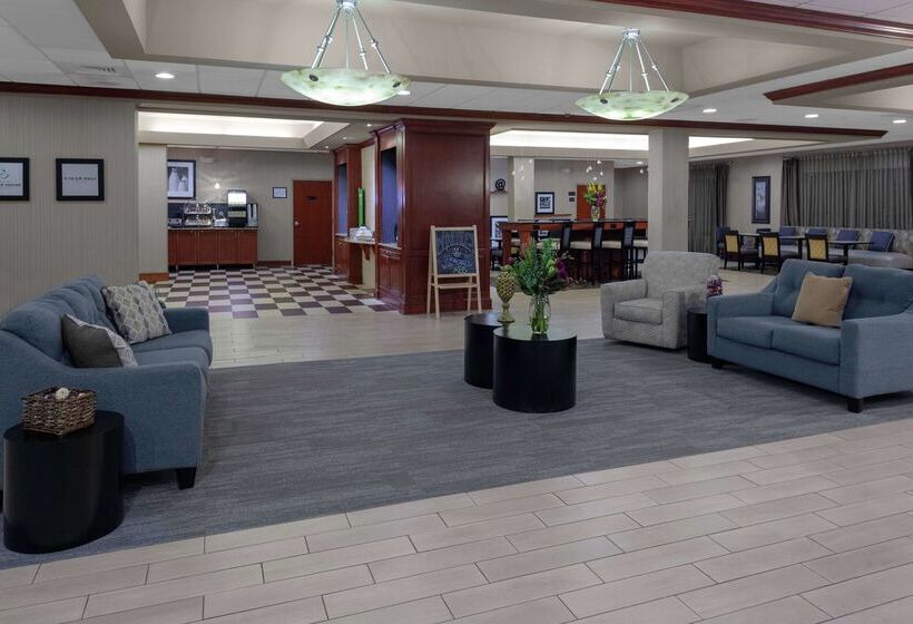 فندق Hampton Inn Woodbridge