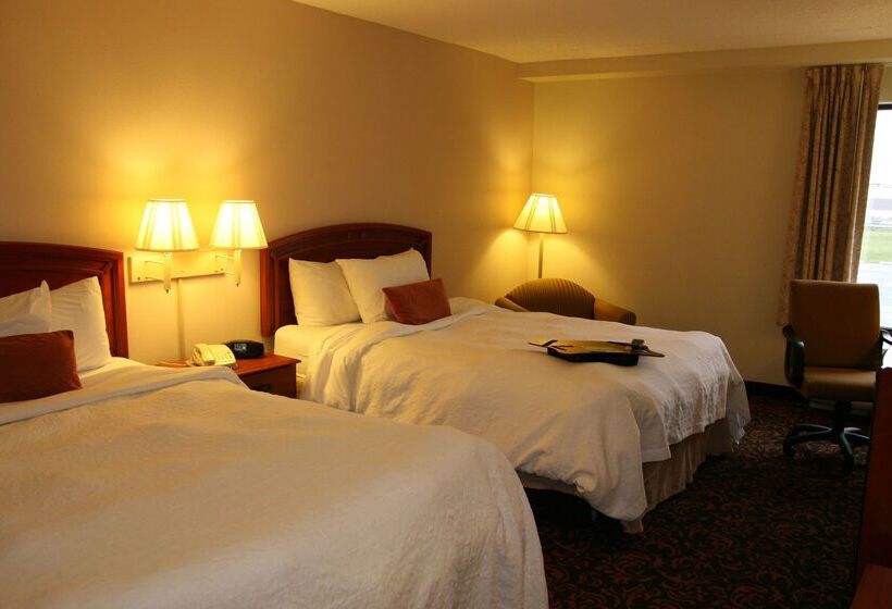 فندق Hampton Inn Woodbridge