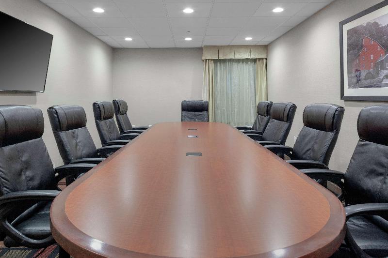 فندق Hampton Inn Woodbridge