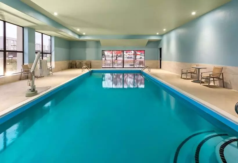 בית מלון כפרי Holiday Inn Express New Albany