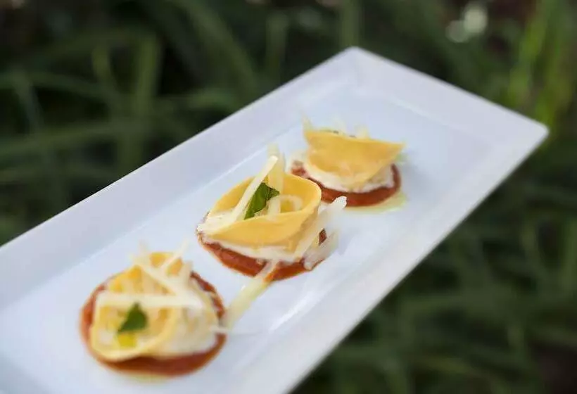 Sport Village Hotel & Spa