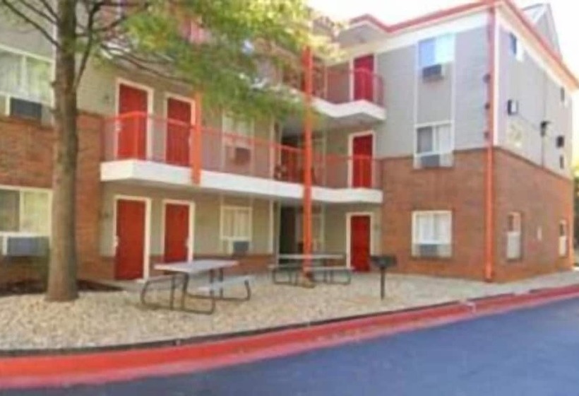 فندق Stay Inn & Suites   Stockbridge