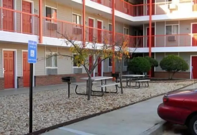 호텔 Stay Inn & Suites   Stockbridge