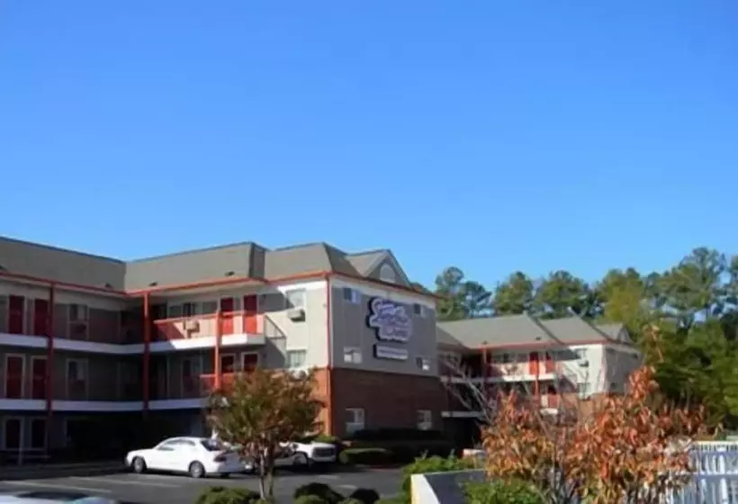 호텔 Stay Inn & Suites   Stockbridge