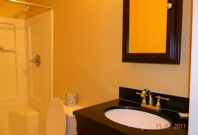 호텔 Stay Inn & Suites   Stockbridge