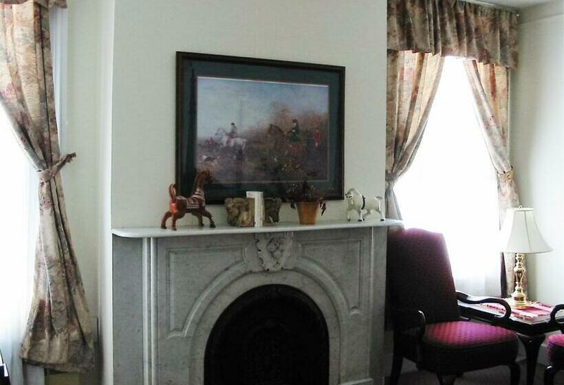 Отель The Historic Mansion