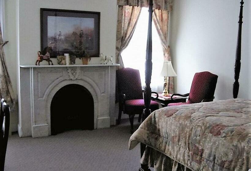 Отель The Historic Mansion