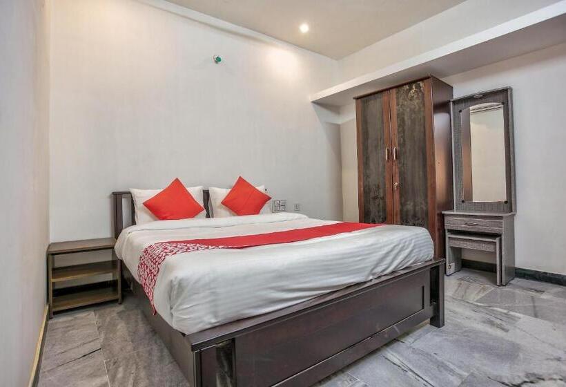 Hotell Oyo 35931 Leo S Home Stay