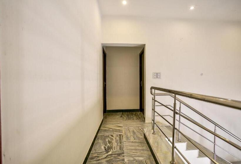 Hotell Oyo 35931 Leo S Home Stay