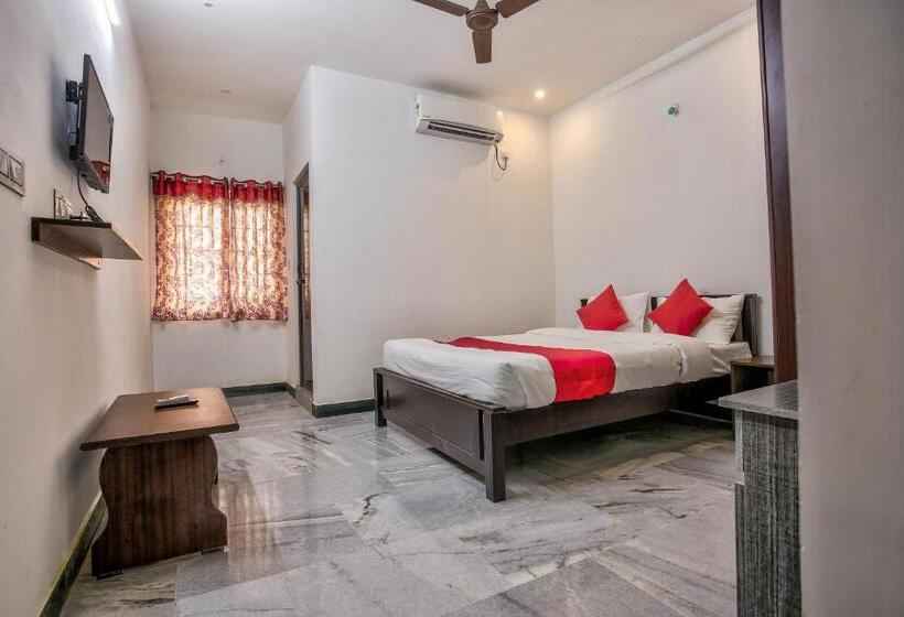 Hotell Oyo 35931 Leo S Home Stay