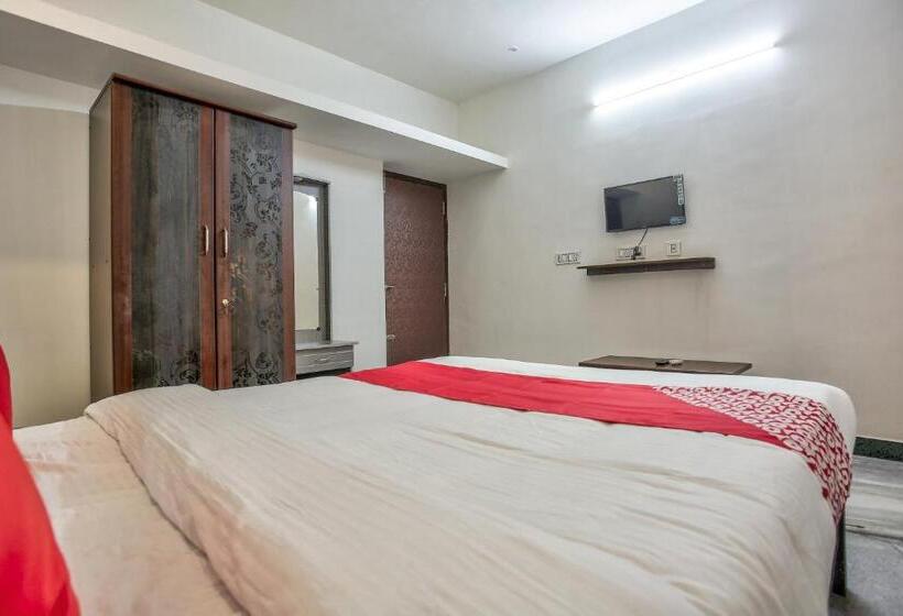 Hotell Oyo 35931 Leo S Home Stay