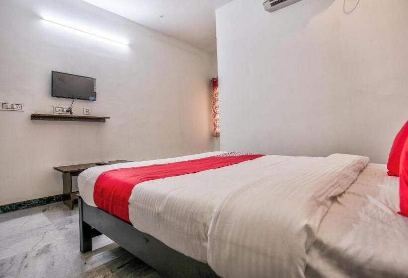 Hotell Oyo 35931 Leo S Home Stay