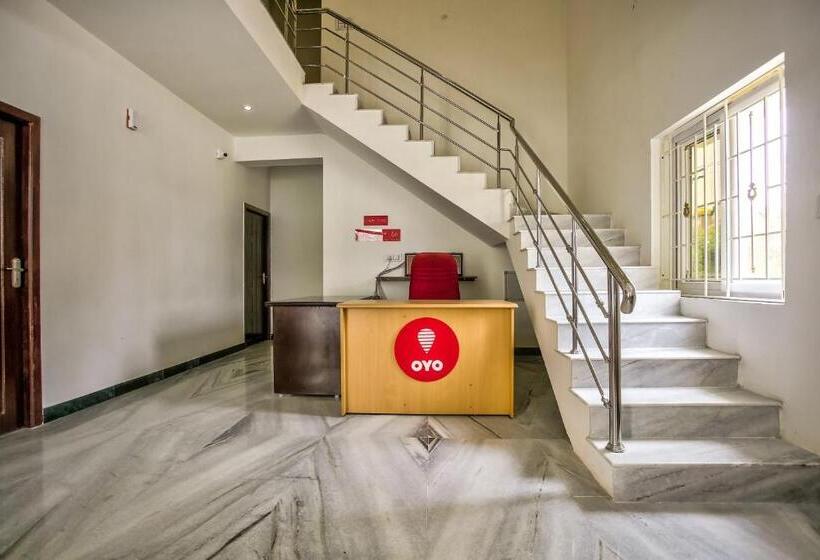 Hotell Oyo 35931 Leo S Home Stay