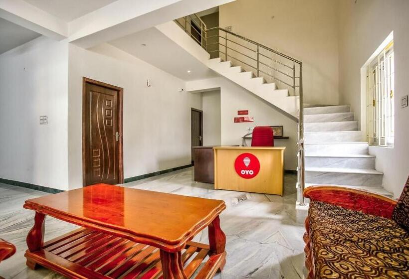 Hotell Oyo 35931 Leo S Home Stay