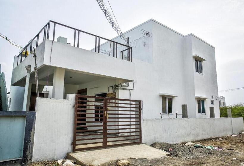 Hotell Oyo 35931 Leo S Home Stay