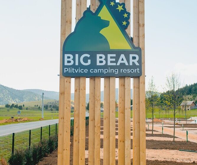 Отель Big Bear Plitvice Camping Resort