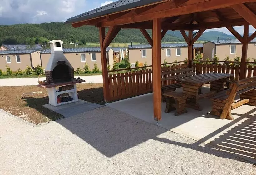 Hotelli Big Bear Plitvice Camping Resort