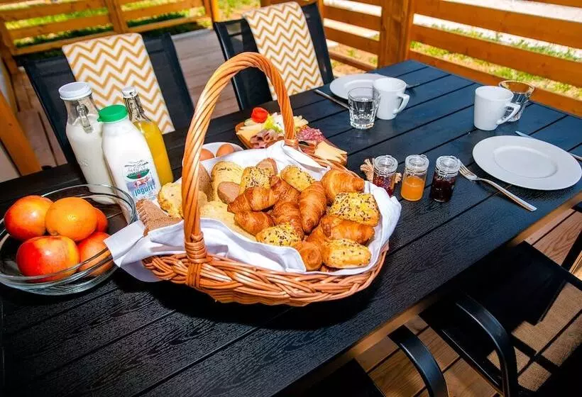 Hotelli Big Bear Plitvice Camping Resort