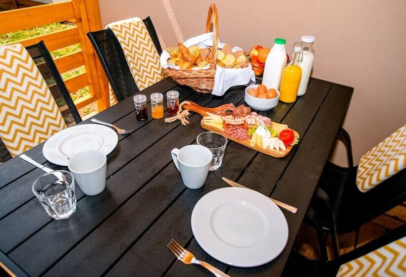 Отель Big Bear Plitvice Camping Resort