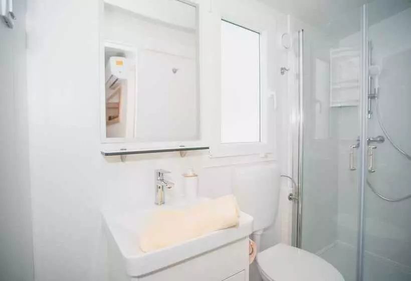 Hotelli Big Bear Plitvice Camping Resort