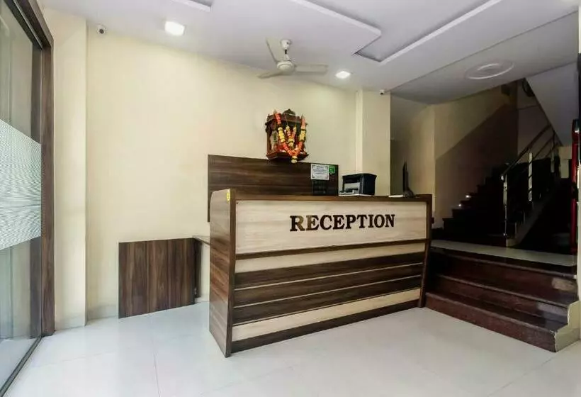 Hotelli Oyo 23656 Parimeet